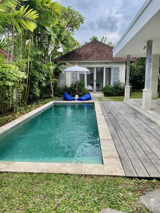 Villa Biru - 500M Batubelig Beach 캉구 외부 사진