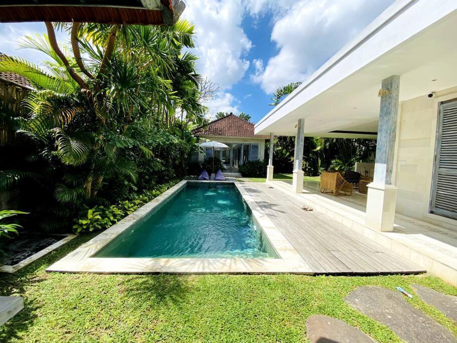 Villa Biru - 500M Batubelig Beach 캉구 외부 사진