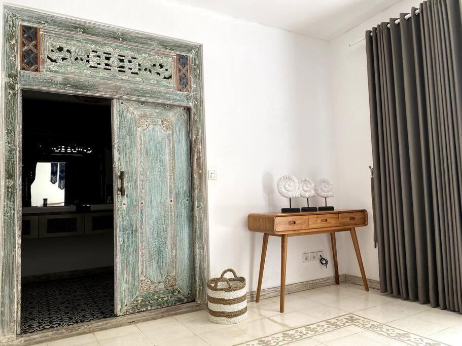 Villa Biru - 500M Batubelig Beach 캉구 외부 사진