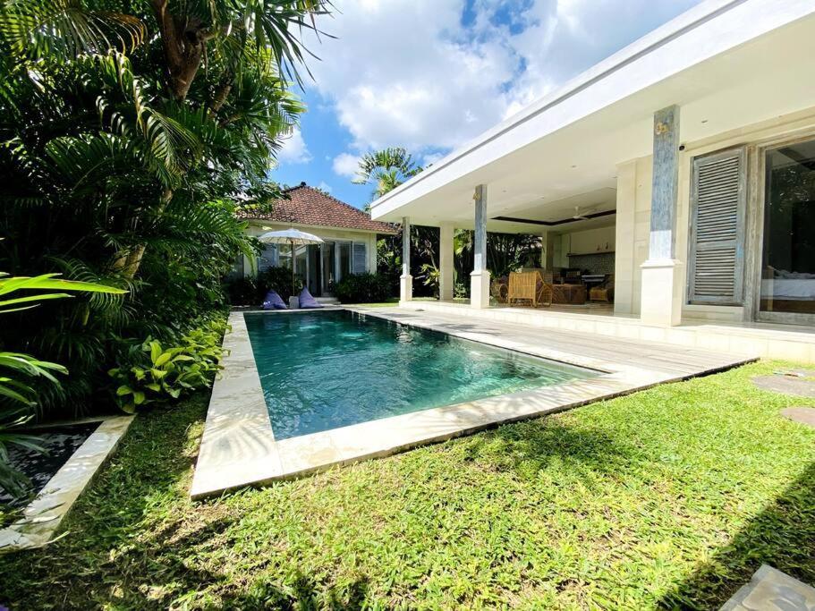 Villa Biru - 500M Batubelig Beach 캉구 외부 사진